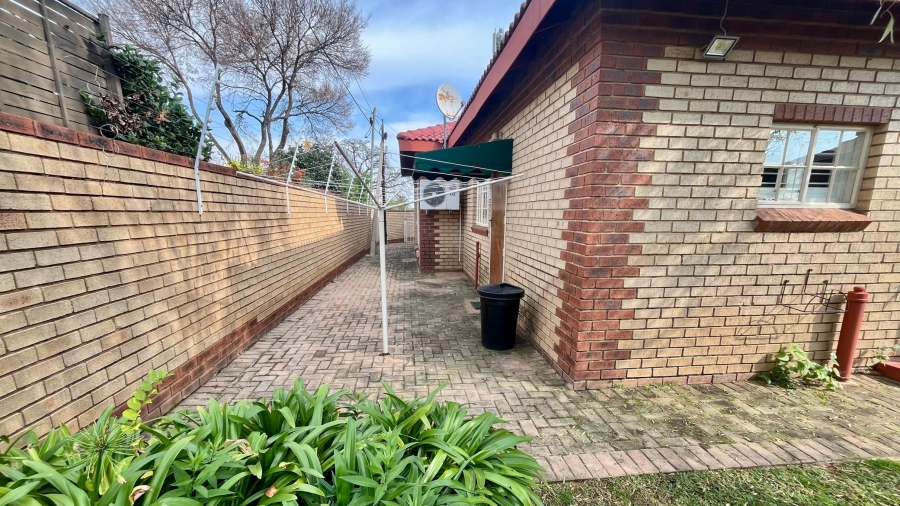2 Bedroom Property for Sale in Flamwood North West